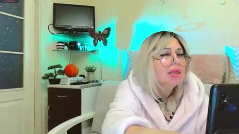 Snapshot of susienoreen chatting on 2, 11, 2025 SusieNoreen online show from 2, 11, 2025