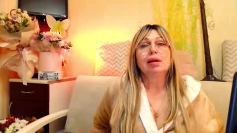 Snapshot of susiexnoreen chatting on 22, 4, 2026 SusiexNoreen online show from 22, 4, 2026