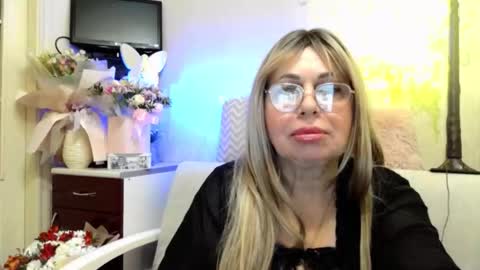 Snapshot of susiexnoreen chatting on 25, 4, 2026 SusiexNoreen online show from 25, 4, 2026