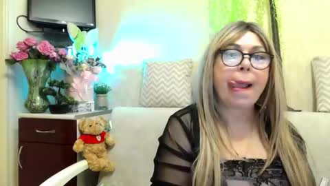 Snapshot of susiexnoreen chatting on 14, 5, 2026 SusiexNoreen online show from 14, 5, 2026
