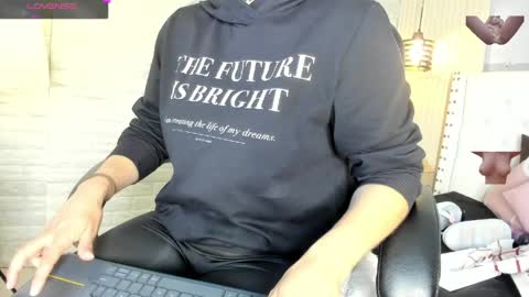 Snapshot of sussy__stone chatting on 9, 4, 2026 online show from 9, 4, 2026