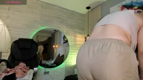 Snapshot of sussy__stone chatting on 15, 4, 2026 online show from 15, 4, 2026