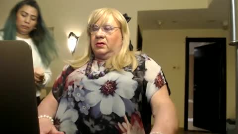 Snapshot of suzannebanci chatting on 28, 2, 2025 My name is Sissy or more fully Suzanna Aprilia Maria Mariquita Catarina Chinita Banci. Soy una puta - que chimba ladybug online show from 28, 2, 2025