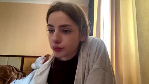 Snapshot of suzannetigerino chatting on 24, 4, 2026 Emila online show from 24, 4, 2026