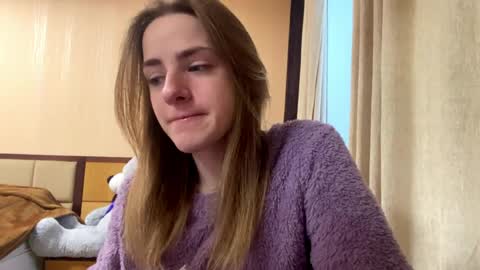 Snapshot of suzannetigerino chatting on 25, 4, 2026 Emila online show from 25, 4, 2026