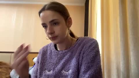 Snapshot of suzannetigerino chatting on 2, 5, 2026 Emila online show from 2, 5, 2026