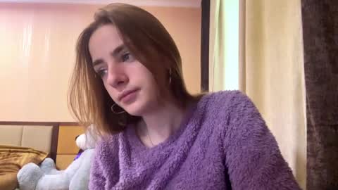 Snapshot of suzannetigerino chatting on 9, 5, 2026 Emila online show from 9, 5, 2026