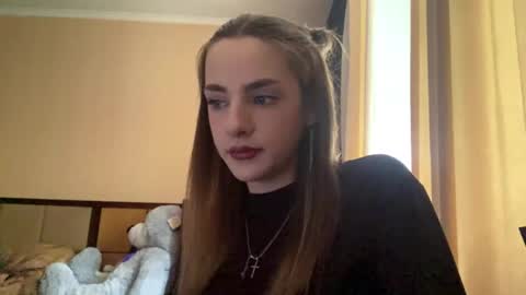 Snapshot of suzannetigerino chatting on 17, 5, 2026 Emila online show from 17, 5, 2026