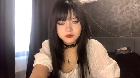 Snapshot of suziebanach chatting on 14, 4, 2026 EmilySuonn online show from 14, 4, 2026