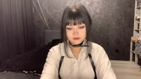Snapshot of suziebanach chatting on 4, 5, 2026 EmilySuonn online show from 4, 5, 2026
