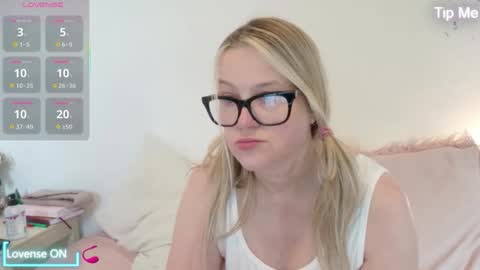 SuzieSub online show from 15, 1, 2026