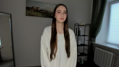 Snapshot of suzy_pictures_ chatting on 16, 12, 2025 Sabrina online show from 16, 12, 2025