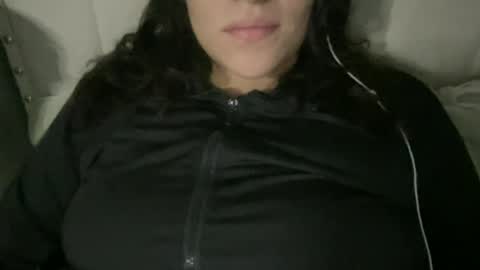 Snapshot of suzyishellawet chatting on 23, 6, 2026 Suzy online show from 23, 6, 2026