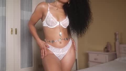 suzysuza online show from 15, 9, 2025