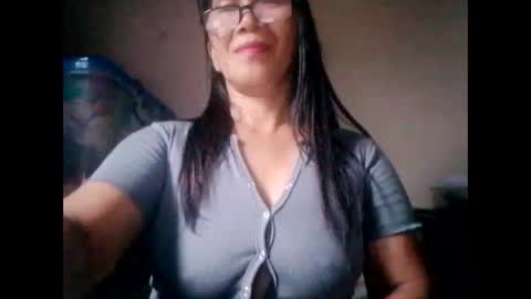 suzzie_hot online show from 12, 1, 2025