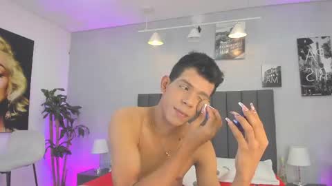 Snapshot of sven_basquiat chatting on 7, 7, 2026 Sven online show from 7, 7, 2026