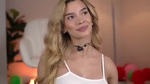 Snapshot of svveetluna chatting on 21, 6, 2026 SweetLuna online show from 21, 6, 2026