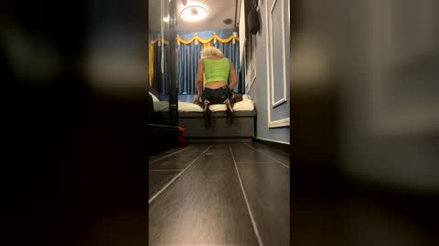 Johnny Cum Lover online show from 6, 6, 2026