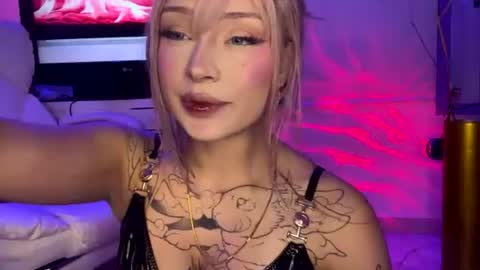 Snapshot of sweeetbabyy22 chatting on 10, 7, 2026 Valeria online show from 10, 7, 2026