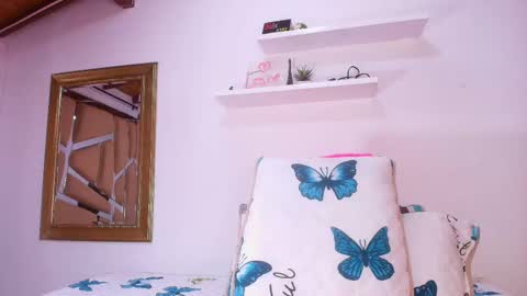 Snapshot of sweegirl_ chatting on 12, 9, 2025 Debora online show from 12, 9, 2025