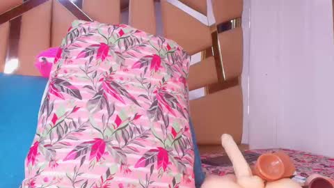 Snapshot of sweegirl_ chatting on 14, 9, 2025 Debora online show from 14, 9, 2025