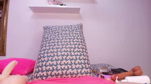 Snapshot of sweegirl_ chatting on 22, 9, 2025 Debora online show from 22, 9, 2025
