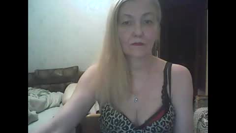 sweet4blonde609 online show from 22, 1, 2025
