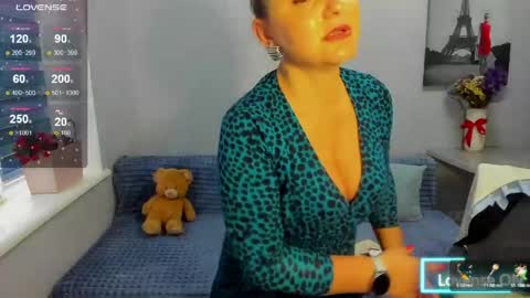 Snapshot of sweet___margaret chatting on 7, 6, 2026 Margaret online show from 7, 6, 2026