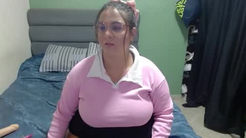 Snapshot of sweet__nikol chatting on 4, 3, 2025 Nikol online show from 4, 3, 2025