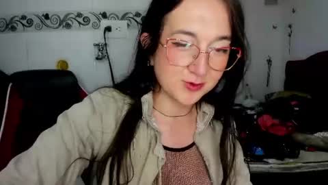 sweet__suck69bitch online show from 29, 6, 2026