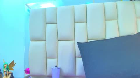 Amye  online show from 25, 10, 2025