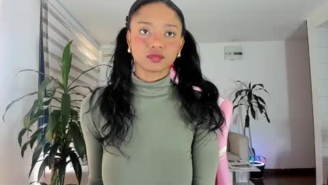 sweet_brunette88 online show from 20, 11, 2025