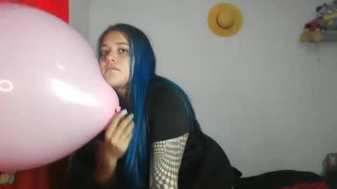Snapshot of sweet_bubblee chatting on 8, 10, 2025 Bubbles online show from 8, 10, 2025