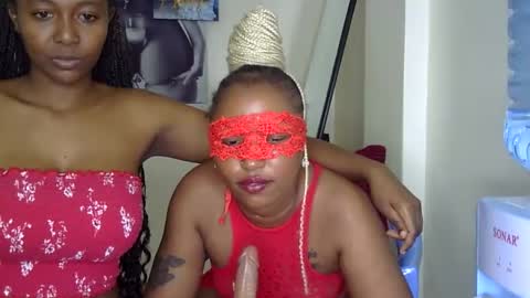 Snapshot of sweet_cindy5 chatting on 22, 11, 2025 sweet_cindy5 online show from 22, 11, 2025