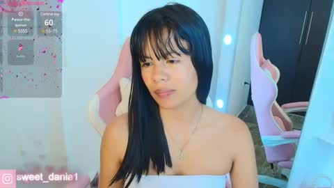 sweet_dania_ online show from 4, 3, 2025