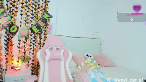 sweet_dania_ online show from 22, 10, 2025