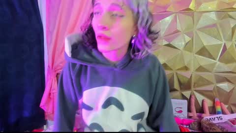  emmili  online show from 4, 1, 2025