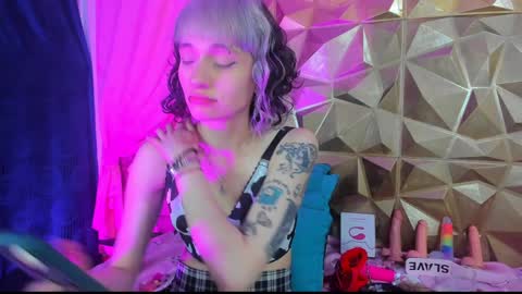  emmili  online show from 16, 1, 2025