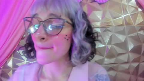  emmili  online show from 14, 2, 2025