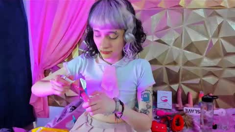  emmili  online show from 17, 2, 2025