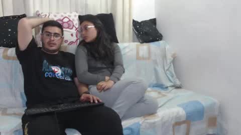 Snapshot of sweet_fantasy_couple chatting on 5, 1, 2025 sweet_fantasy_couple online show from 5, 1, 2025