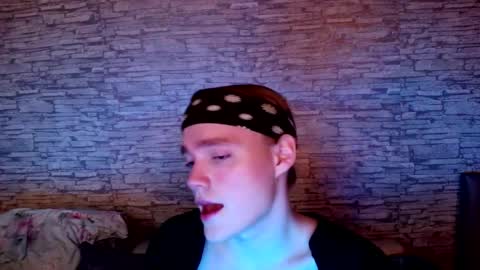 Snapshot of sweet_guys_ chatting on 22, 11, 2025 Jack online show from 22, 11, 2025