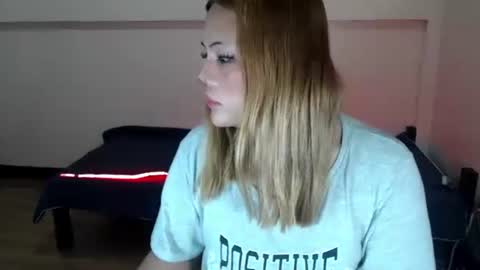 sophia daisy  online show from 19, 10, 2025