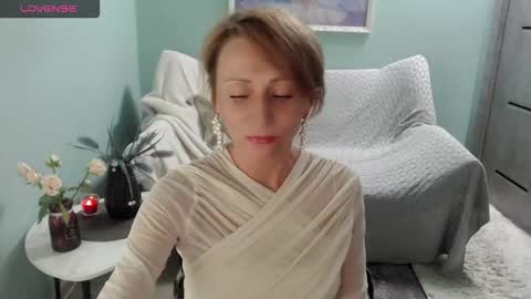 Snapshot of sweet_kitty5 chatting on 10, 9, 2025 Helen online show from 10, 9, 2025