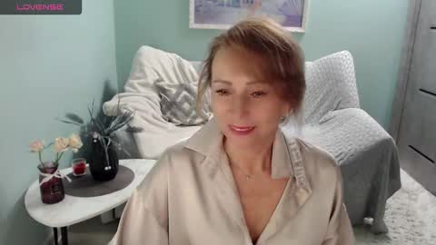 Snapshot of sweet_kitty5 chatting on 12, 9, 2025 Helen online show from 12, 9, 2025