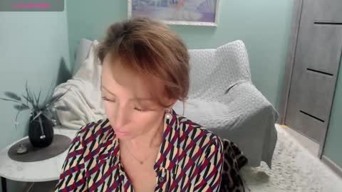 Snapshot of sweet_kitty5 chatting on 14, 10, 2025 Helen online show from 14, 10, 2025