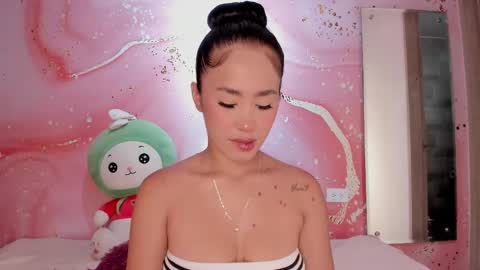 Snapshot of sweet_lemariee_ chatting on 24, 9, 2025 Lemarie online show from 24, 9, 2025