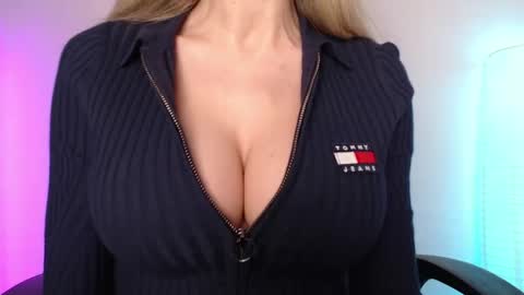 Snapshot of sweet_lil_thing chatting on 21, 4, 2026 Jen online show from 21, 4, 2026