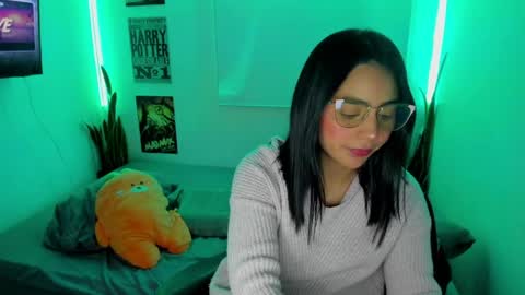 Snapshot of sweet_lina1 chatting on 21, 4, 2026 Lina online show from 21, 4, 2026