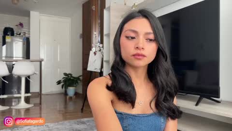 Snapshot of sweet_littleee chatting on 1, 10, 2025 free private online show from 1, 10, 2025